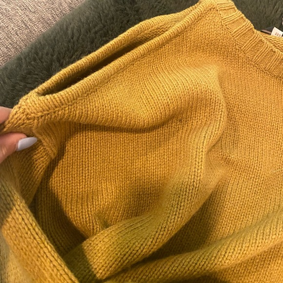 BCBG cold should sweater - Picture 6 of 7